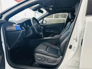 <span class=keywords><strong>Toyota</strong></span> <span class=keywords><strong>CHR</strong></span> 5 portes 5 places SUV <span class=keywords><strong>2022</strong></span> Voiture d'occasion CVT Transmission à variation continue Fabriqué en Chine Fournisseur automobile de qualité - Product Image 4