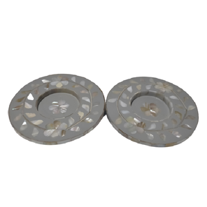 Posavasos Artesanal Premium de Nácar con Diseño de Concha para Regalos Festivos, Decoración de Comedor e Interiorismo - Product Image 2