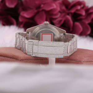 Entièrement IcedOut Cadran Bleu VVS Moissanite Monochrome Montre-Bracelet Avec Date Bleu Cadran Romain Top Qualité Bling pour Trendsetters - Product Image 3