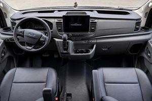 Ford Transit 350 HD AWD 2022 Usado en Buen Estado, Conversión a Camper, 5 mil Millas, EcoBoost V6, 1 Propietario en California - Product Image 3