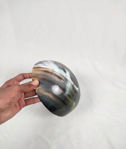 Tazón de mesa de servicio ecológico de cerámica moderna de alta calidad hecho a mano, estilo de mesa de cuerno crudo de origen ético - Product Image 2