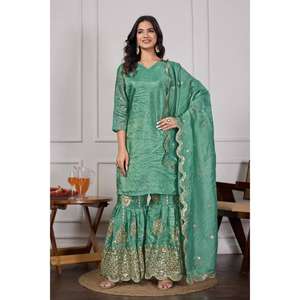 Salwar Kameez de Seda Dorada con Diseño de Lujo y Bordado Intenso, de Secado Rápido, Largo hasta la Rodilla, para Mujeres, Ideal para Fiestas y Mehendi Sangeet - Product Image 4