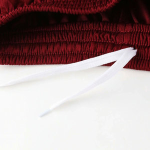 Conjunto de Camiseta de Baloncesto Roja para Niños, Cuello en V, Sin Mangas, con Rayas Blancas, Uniforme de Poliéster que Absorbe la Humedad, Personalizable para Equipos de Adultos - Product Image 3