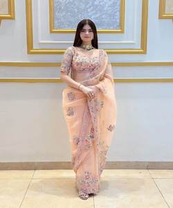 Saree en georgette élégant pour femme avec chemisier de travail et de fantaisie pour la fête - Product Image 1