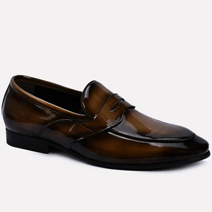 Zapatos de cuero marrón premium para hombre con construcción de alta calidad y estilo, hechos a mano con cuero premium y durabilidad. - Product Image 1