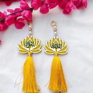 Shubh labh ชุดแขวนผนังและประตูตกแต่งแขวนบัว2อันเหมาะสำหรับดิวาลีห้องพระวิหารของขวัญขึ้นบ้านใหม่ - Product Image 1