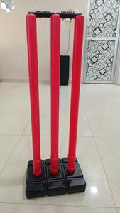 Poteaux de cricket NEO Rouge/Vert fluo 24/27 pouces Base en plastique remplissable d'eau pour une utilisation en intérieur et en extérieur Fabriqué à la main en Inde Mahaplay - Product Image 6