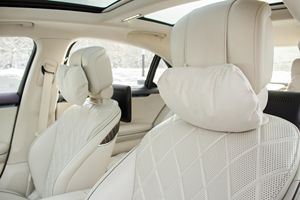 Mercedes-Benz S580 4Matic 2021 d'occasion, V8 biturbo, transmission intégrale, très bien équipé, rouge rubellite métallisé - Product Image 5