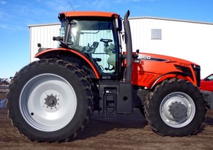 รถแทรกเตอร์การเกษตร AGCO 80 แรงม้า มัลติฟังก์ชั่น ขับเคลื่อน 4 ล้อ สภาพดี ใช้งานน้อย พร้อมความสามารถในการลากจูงที่แข็งแกร่ง ควบคุมได้อย่างแม่นยำ - Product Image 2