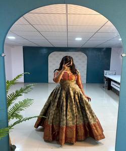 Blusa Bordada de Fiesta Muy Hermosa y de Diseño, para Mujer, Cosida, Lista para Usar, Precio Bajo, Venta al por Mayor, Surat - Product Image 5