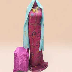 Robe de soirée somalienne de luxe en twill jacquard fransawi brun avec imprimé floral coloré et châle doré pour mariage - Product Image 6