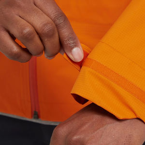 Veste de pluie coupe-vent légère pour hommes du Pakistan en toile coupe-vent et respirante Style de rue Service OEM disponible - Product Image 3