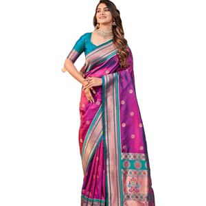 Saree imprimé en soie douce et coton à contraste riche Pallu de créateur dernier cri - Product Image 1