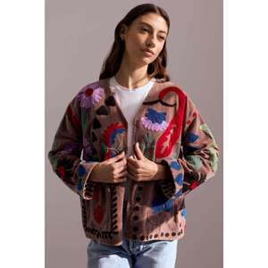 Veste courte matelassée brodée style vintage Suzani, faite à la main, écologique, séchage rapide, épaisse, 100 % coton, automne/hiver, pour femme - Product Image 1