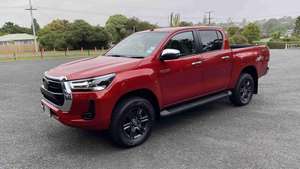 2021 pour Toyota Hilux AT35 Clean Turbo Diesel 4x4 RHD Pickup Boîte de vitesses manuelle Direction gauche Intérieur foncé Prix compétitif - Product Image 6