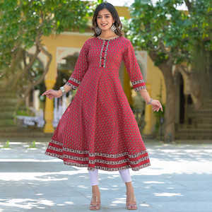 ชุดคุर्ตาผ้าฝ้ายพิมพ์ลายดอกไม้สำหรับผู้หญิง สีมารูน ขนาด 48 นิ้ว - Product Image 6