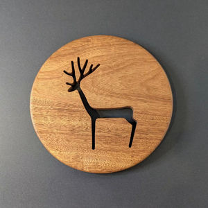 Sous-plat en bois de haute qualité qui offre un soutien solide pour les ustensiles de cuisine lourds tout en préservant un style rustique ou moderne élégant - Product Image 1