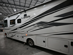 Autocaravana de Lujo Usada E_n_t_e_g_r_a VISION-29S 2024 Lista para Enviar - Entrega a Todo el Mundo - Product Image 2