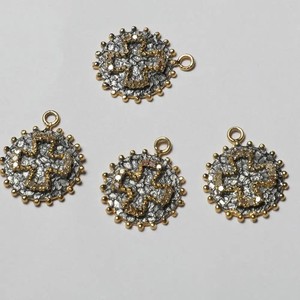 Disco redondo de diseño con amuleto de diamante natural cruzado en colgante de plata de ley 925 Precio de fábrica al por mayor Proveedor a granel en línea - Product Image 1