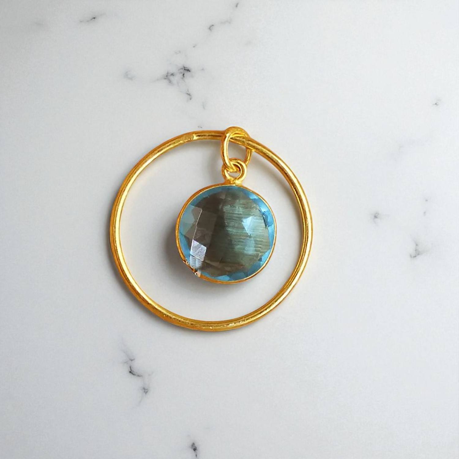 บุษราคัมสีฟ้า