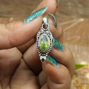 พลอยเพอริดอทสีเขียวธรรมชาติ เงินแท้ 925 งานแฮนด์เมด สไตล์วินเทจ โบโฮ จี้ห้อยคอสำหรับผู้หญิง ของขวัญวันครบรอบสำหรับทุกเพศ - Product Image 4