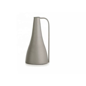 Latest Design Modern Decorative Textured Metal Vase with Handle Modern Metal Table Vase Elegant Tabletop Home Living Room Decor - Product Image 5