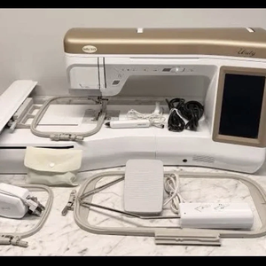 Machine à broder et à coudre B-a-b-y L-o-c-k Unity avec table, prête à la vente et disponible à l'achat immédiat - Product Image 5