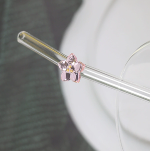 Pailles en verre borosilicate courbé tendance, en vrac, écologiques et réutilisables pour les bars, les salons et les lieux de cocktails artisanaux - Product Image 1