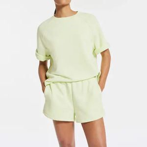 Conjunto de pantalones cortos y Sudadera con capucha recortada de dos piezas informal bordada sólida de verano para mujer de alta calidad - Product Image 4