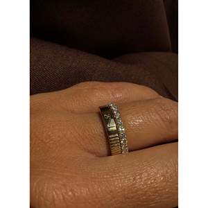 Anillo de la Carta de Amor de Annabelle, Moderno, Chapado en Oro, de Cobre, para Niños, Compromiso, Estilo Religioso Clásico, Número Certificado GRS - Product Image 2