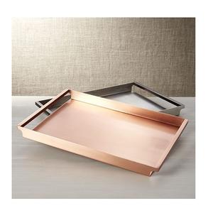 Bandeja para servir alimentos de latón martillado con asa, bandeja para servir té y café de forma y tamaño personalizados para los más vendidos - Product Image 4