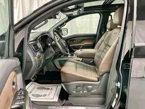 Camioneta de Segunda Mano 2024, Tracción en las Cuatro Ruedas, Interior Oscuro, Asientos de Cuero, 4 Asientos, Volante a la Derecha, Techo Panorámico, Motor Automático de 4.5L, Visión Trasera de 360° - Product Image 5