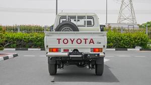 Neuf/Occasion 2024 pour LAND CRUISER LC79 2.8L <4L Euro IV, 6 places, 4x4, Diesel, Automatique, Sièges en cuir, Intérieur foncé - Product Image 6