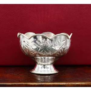 Bol de service profond en métal en acier inoxydable pour grandes portions de salade et idéal pour les réunions de famille ou les dîners décontractés - Product Image 2