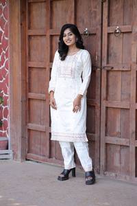 Salwar Kameez de la Serie Kf en Algodón Cambric Puro con Función de Secado Rápido, Estilo Tradicional para Fiestas - Todas las Temporadas - Product Image 2