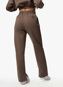 เสื้อครอปแบบมีฮู้ดและกางเกงจ็อกเกอร์ชุดวอร์มสีแบบสั่งตัดเปิดไหล่สำหรับผู้หญิง - Product Image 5