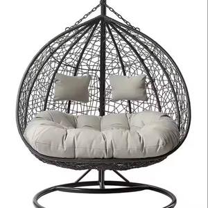 Chaise balançoire de patio pour adultes de jardin en rotin et osier intérieur/extérieur avec support en métal pour la maison ou le jardin - Product Image 1