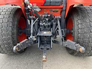 2015 Kubota M6060HD Tractor Rendimiento robusto con potencia confiable con componentes esenciales Cojinete de motor de caja de cambios - Product Image 6