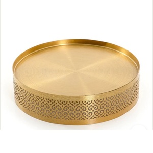 Soporte de servidor de pastel de Decoración de mesa de hotel para el hogar diseño personalizado para la venta caliente soporte de servidor de pastel de acabado chapado en oro de moda - Product Image 1