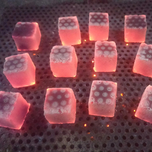 Disfrute de una lujosa Sesión de cachimba con carbón de briquetas en forma de cubo, que mejora los sabores de su Shisha - Product Image 1