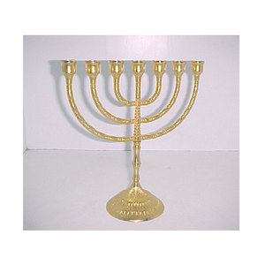 Vantage Modern Fancy Luxury Nuevo diseño Único Premium Look Brass Menorah Portavelas para decoración del hogar y uso navideño - Product Image 1