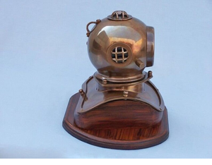 Casco DE BUCEO decorativo de latón antiguo medieval, reloj con Base de palisandro, reloj de 12 pulgadas, artículo de casco, regalo, artesanía de Calvin - Product Image 2