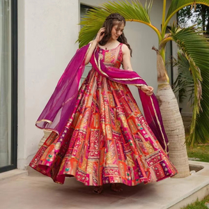 Aaradhya Salwar Collection Mystic Melody Patchwork Twirl Royal Rangoli Harmonie avec Regal Aura et Échos Gracieux - Product Image 1