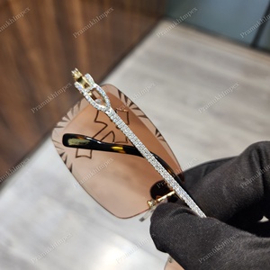 Lunettes de soleil de haute qualité pour hommes, monture en acier inoxydable classique, design croisé avec des strass, personnalisées, serties de moissanite VVS - Product Image 3