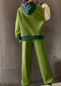 Venta al por mayor de diseño personalizado superventas de las mujeres chándal con capucha de impresión de dos piezas trajes de Yoga Crop mejor chándal de tela activa - Product Image 2