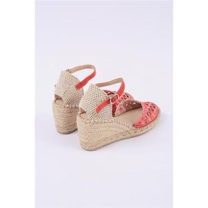 Alpargata cerrada con punta en cuña - Product Image 3