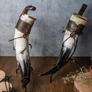 Cuerno de búfalo medieval grande tallado a mano y pulido, cuerno para beber, estilo náutico, adornos navideños para Mead Ale - Product Image 1