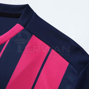 Tenue de football pour hommes à manches courtes, taille personnalisée, respirante, 100% polyester, pour adultes, vente en gros de vêtements de football - Product Image 3