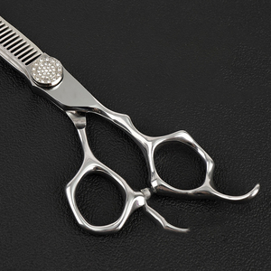 Sharp Curved Professional Japan Salon Barba Peluquería Tijeras para cortar el cabello Tijeras - Product Image 6