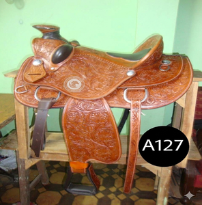 Silla de montar western de cuero repujado a mano con correas de estribo, equipo ecuestre para entrenamiento y equitación en ranchos. - Product Image 4